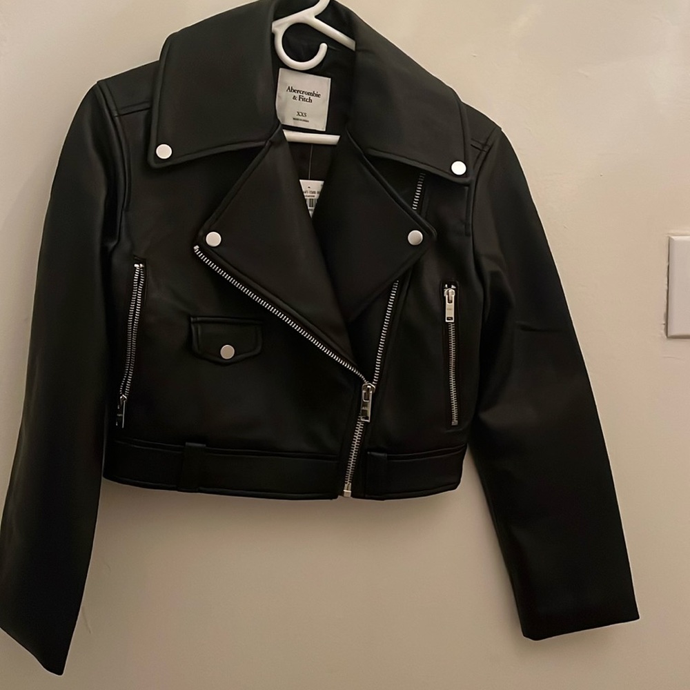 🏴‍☠️Abercrombie & Fitch - Vegan Leather Moto Jacket - XXS NWT!